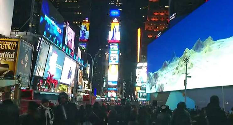 Óriáskijelzővel uralja a Times Square-t a Google