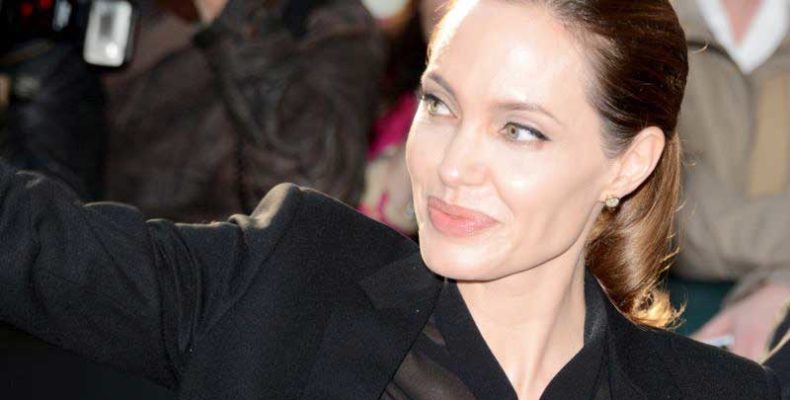 Angelina Jolie a hírneves brit háborús fotós, Don McCullin életéről forgat filmet