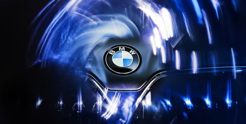 Futurisztikus műalkotások a korszerű BMW i7 főszereplésével: Nick Knight sztárfényképész progresszív fotósorozatot álmodott valóra